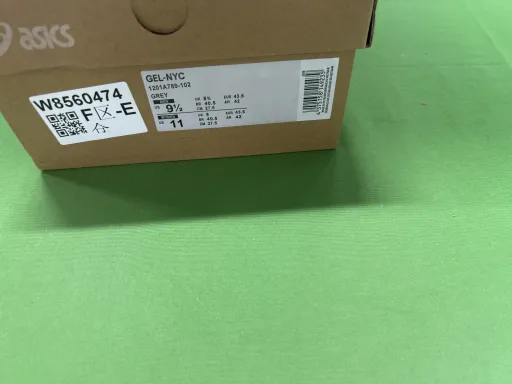 灰色