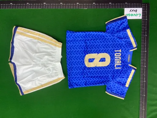 27 italy home no. 8