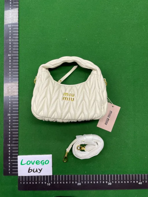 Off-white + gift box packaging