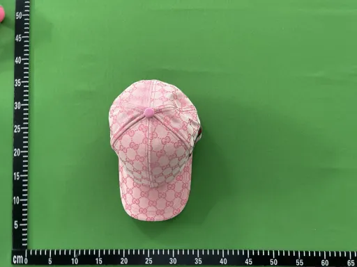 粉红色