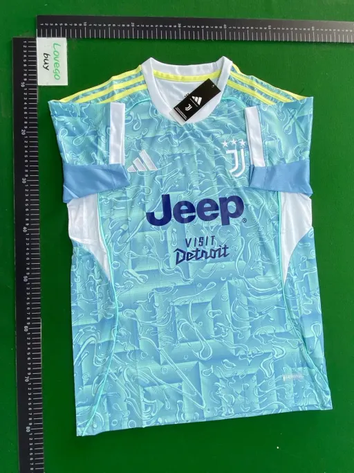 2026 juventus away kit with sponsor logo