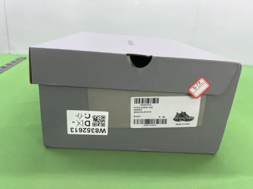 纯黑