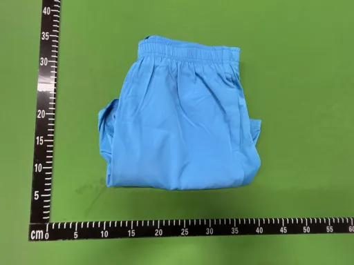 宝蓝色短裤