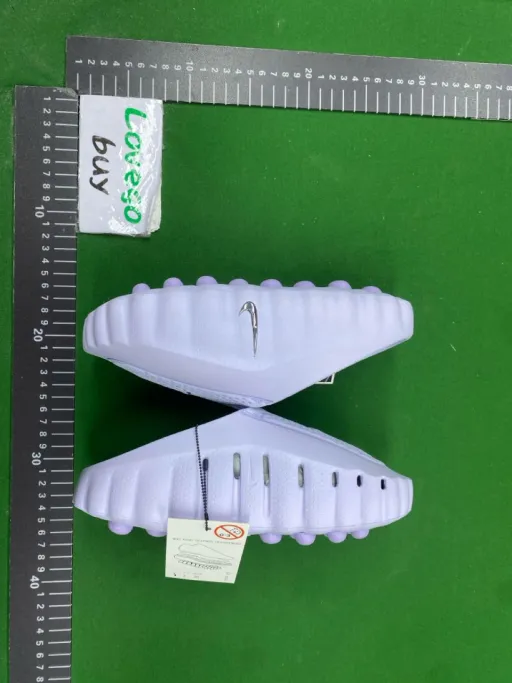 Light purple (one size larger if it is too small)