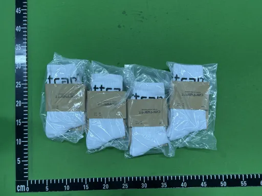 白色黑英文