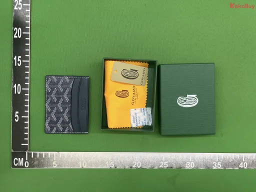 宝蓝色