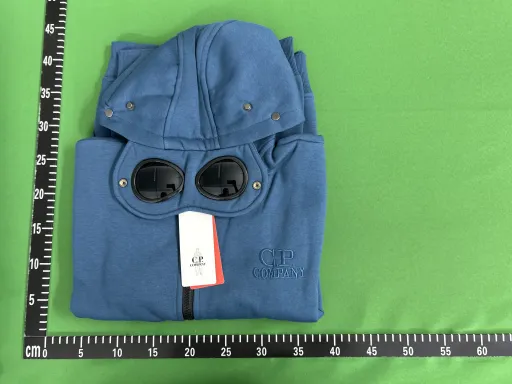 3961  蓝色
