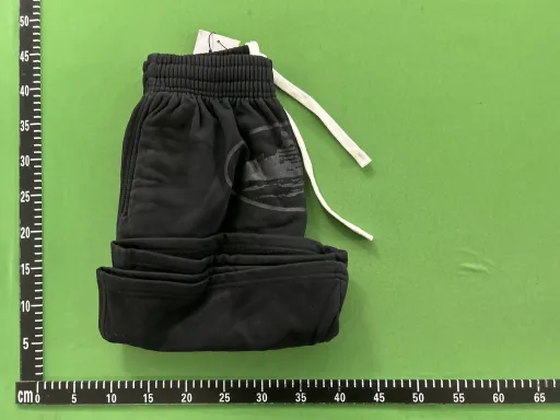 黑黑短裤
