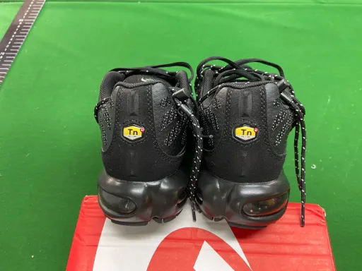 01 black