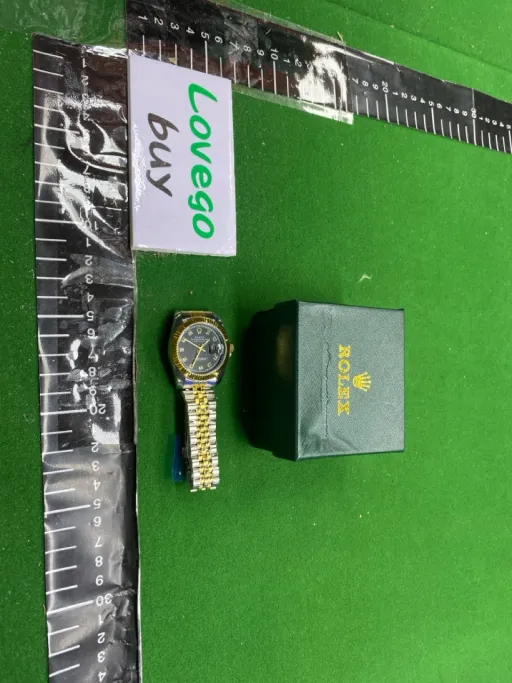 R830-09 gold 12 diamonds black surface