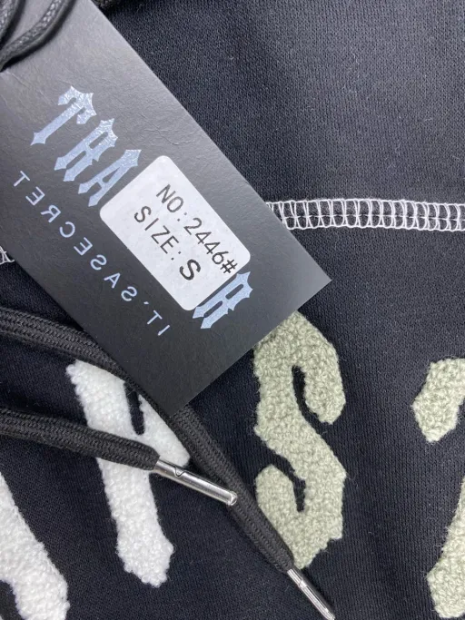 8841 black sweatshirt
