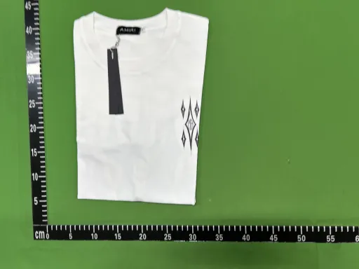 676 白色
