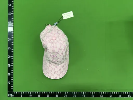 粉红色
