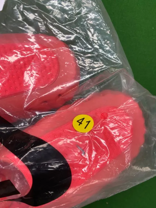 Red toe shoes