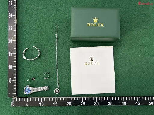 Five-piece set with colored diamonds and glue blue