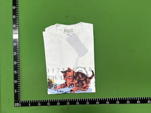 821白色