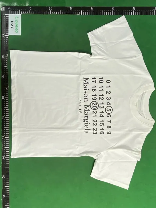824 white
