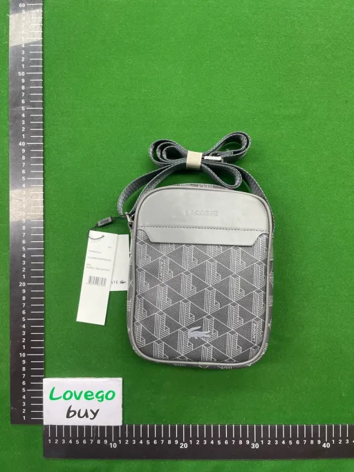 Gray [printed vertical crossbody bag]