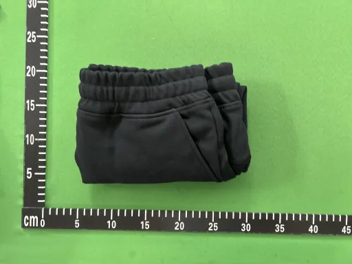 短裤黑色红标
