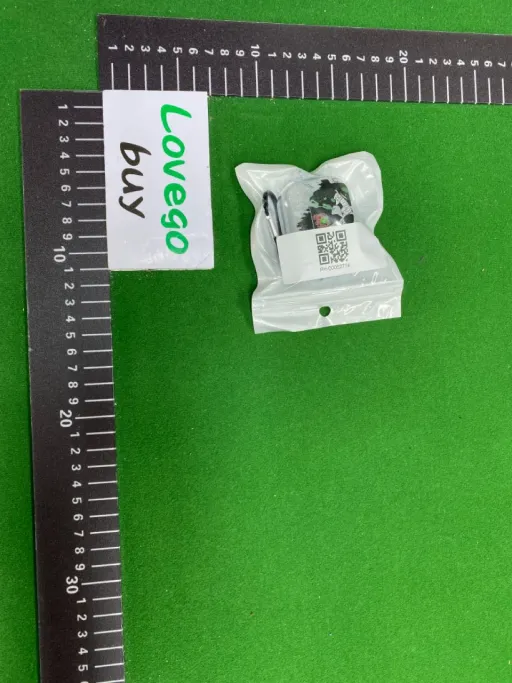The earphone case is as shown in figure 15 (with carabiner)