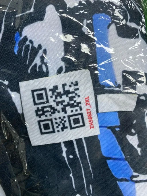 H711 black