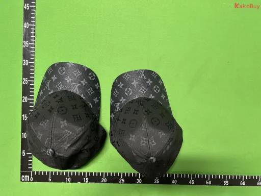 全黑色