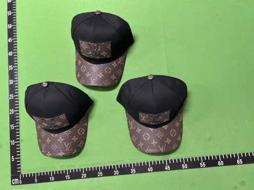 中皮字母黑色
