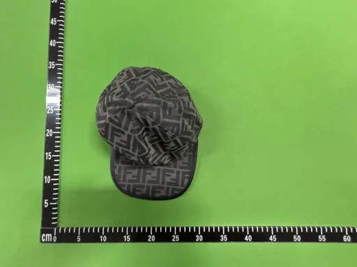 黑色皮边