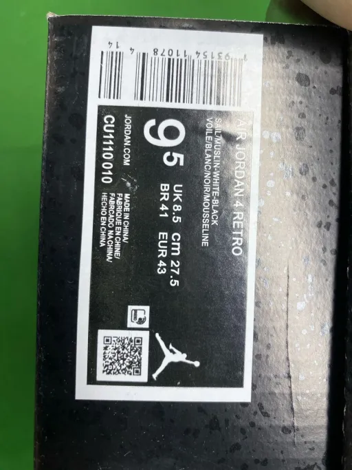 Aj4-black cat