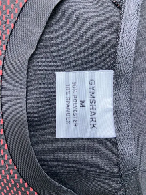 Black-red label