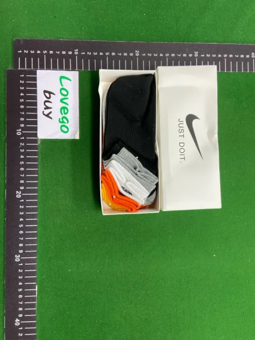 Gift box [black+white+grey+yellow+orange]