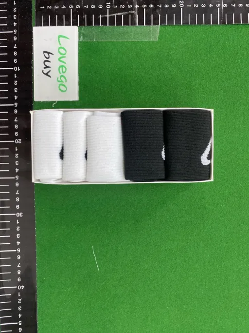 Gift box [3 white + 2 black]