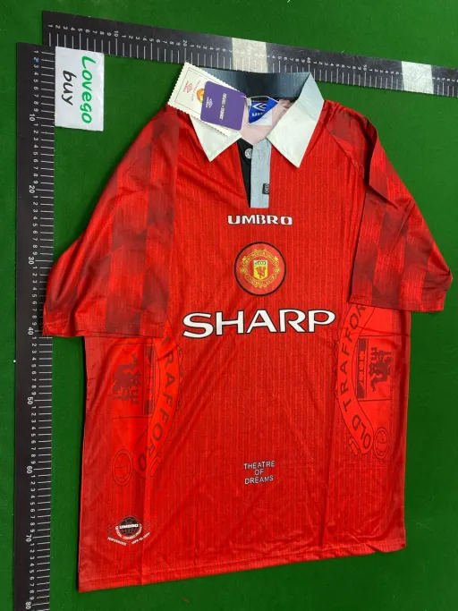 97manchester united home court