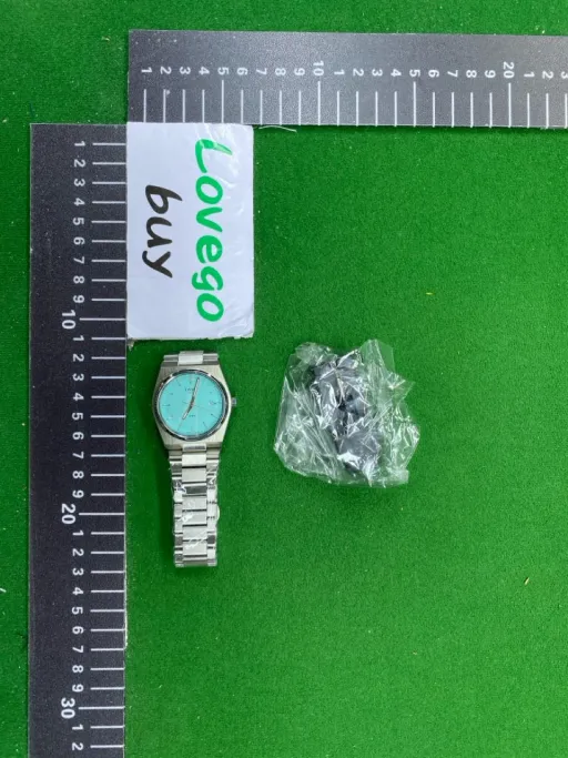 Quartz glossy silver light green