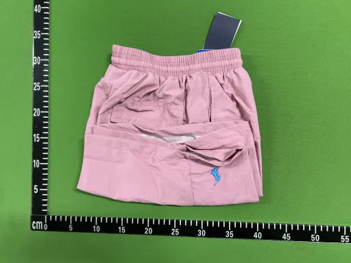 粉红色