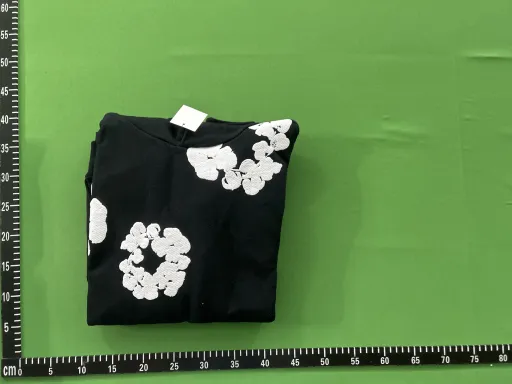 黑色