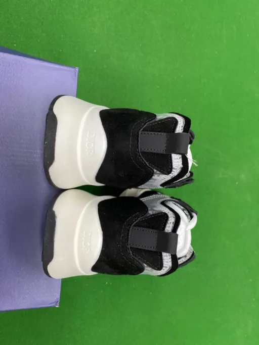 B25 gray black