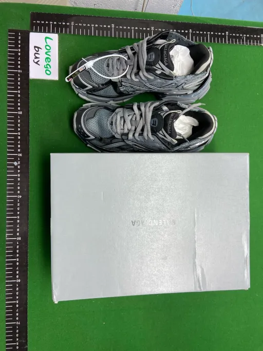 Gray black