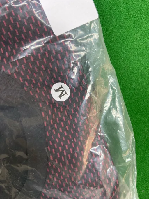Black red---red logo