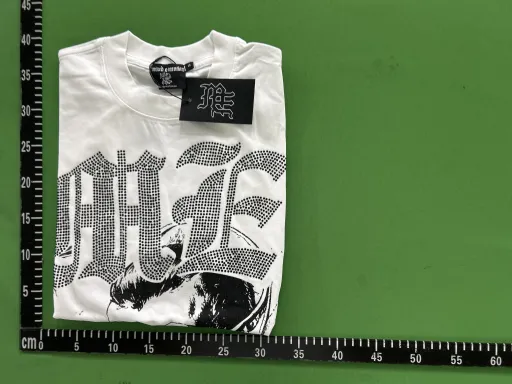 0010白色
