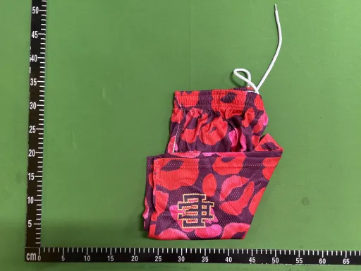 红色洞洞