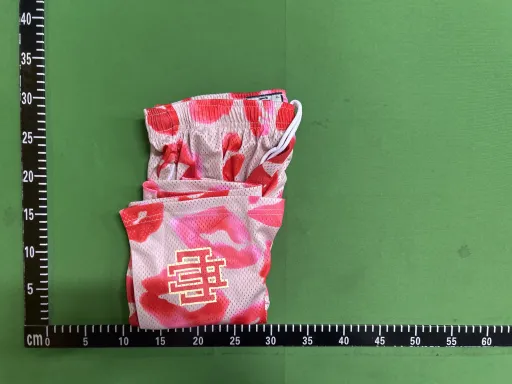 淡粉色洞洞