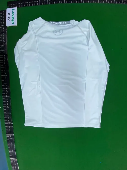 An dm long sleeve white
