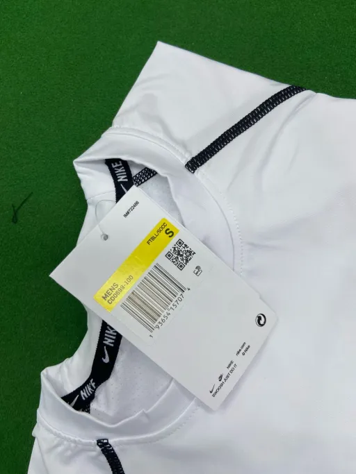 Naik big hook short sleeve white