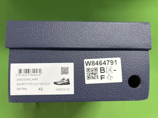 步捷B3黑灰蓝