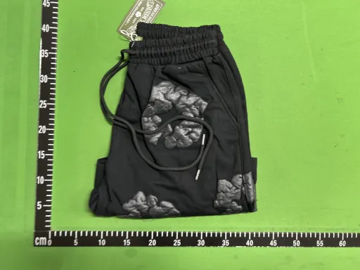 短裤黑灰