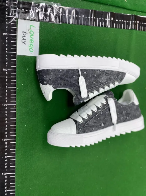Gray ripped jeans (original packaging)