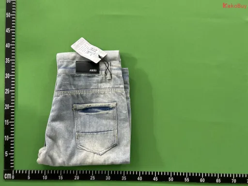 916