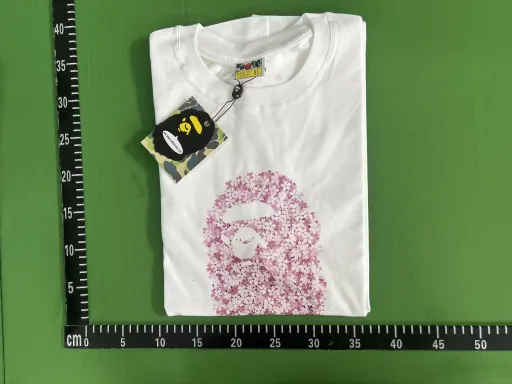 1042白色