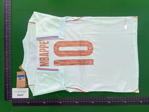 Player - france away - mbappé